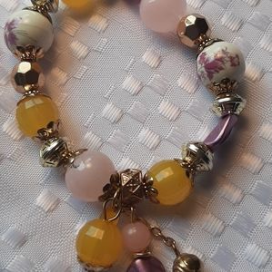 Ladies fashion wristlet.